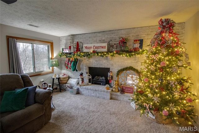 32952 Crystal Lake Road, Jerseyville, IL 62052