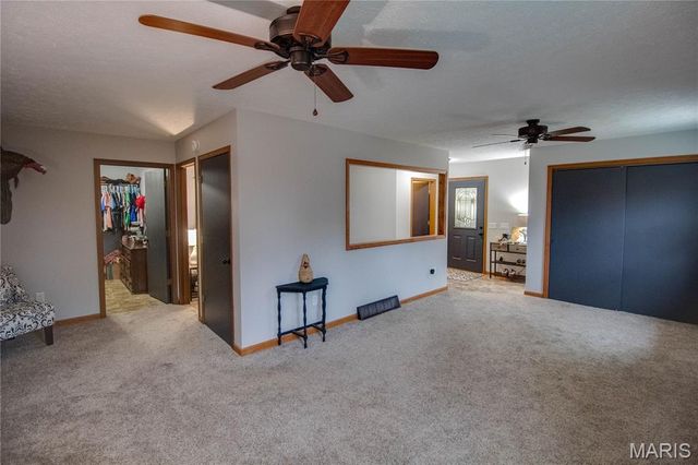 32952 Crystal Lake Road, Jerseyville, IL 62052