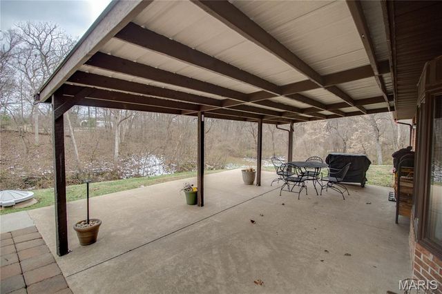 32952 Crystal Lake Road, Jerseyville, IL 62052