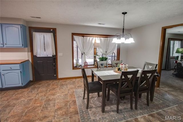 32952 Crystal Lake Road, Jerseyville, IL 62052