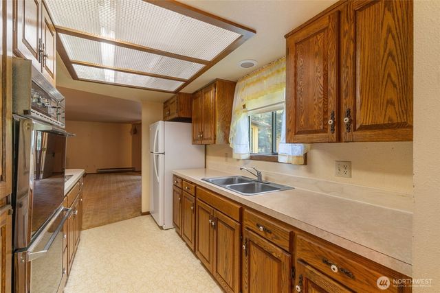 334 Burchett Road, Onalaska, WA 98570