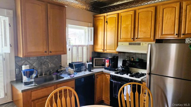 51 Lincoln Avenue, Poughkeepsie, NY 12601