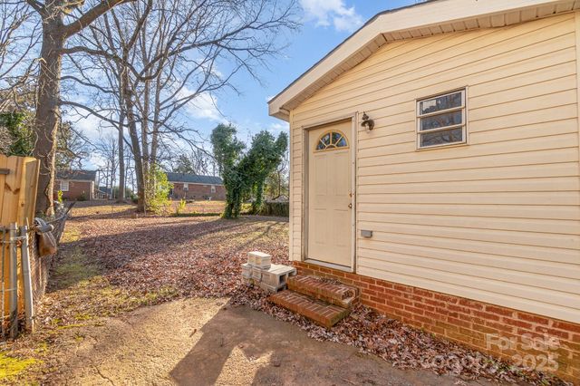 2819 Denview Lane, Charlotte, NC 28208