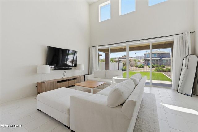 2435 E Saint Catherine Avenue, Phoenix, AZ 85042