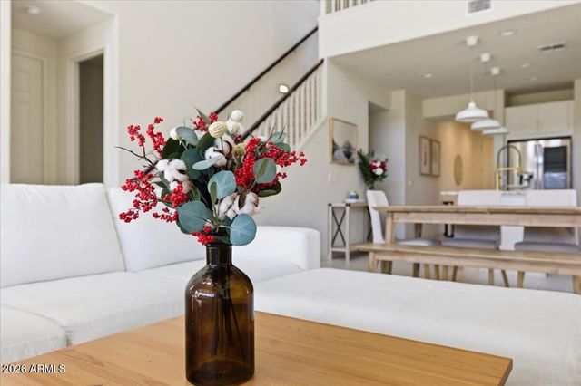 2435 E Saint Catherine Avenue, Phoenix, AZ 85042