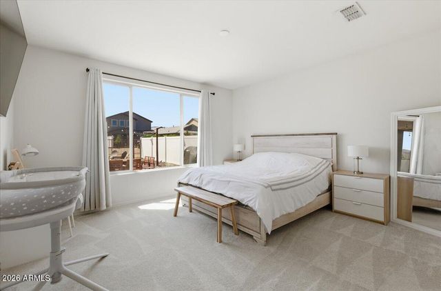 2435 E Saint Catherine Avenue, Phoenix, AZ 85042