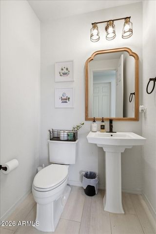 2435 E Saint Catherine Avenue, Phoenix, AZ 85042