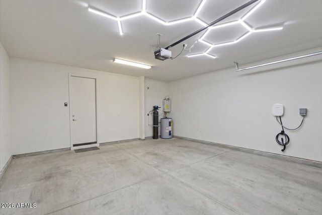 2435 E Saint Catherine Avenue, Phoenix, AZ 85042