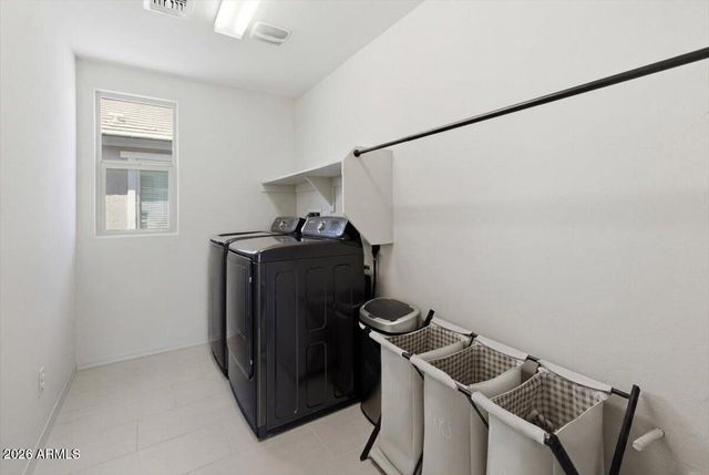 2435 E Saint Catherine Avenue, Phoenix, AZ 85042