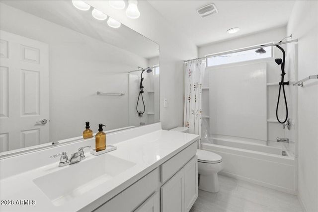 2435 E Saint Catherine Avenue, Phoenix, AZ 85042