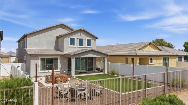 2435 E Saint Catherine Avenue, Phoenix, AZ 85042