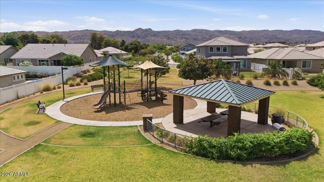 2435 E Saint Catherine Avenue, Phoenix, AZ 85042