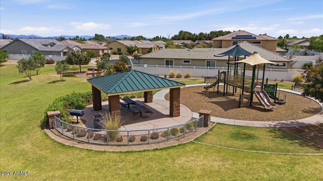 2435 E Saint Catherine Avenue, Phoenix, AZ 85042