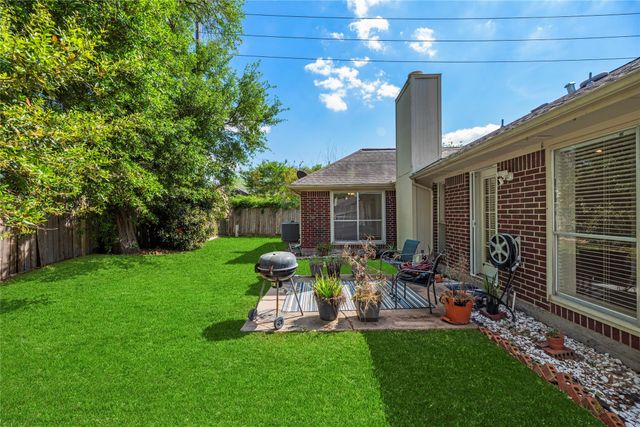 16423 Maple Downs Lane, Sugar Land, TX 77498