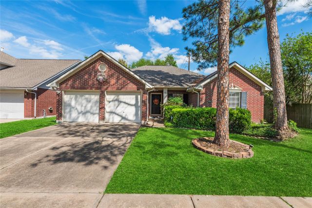 16423 Maple Downs Lane, Sugar Land, TX 77498