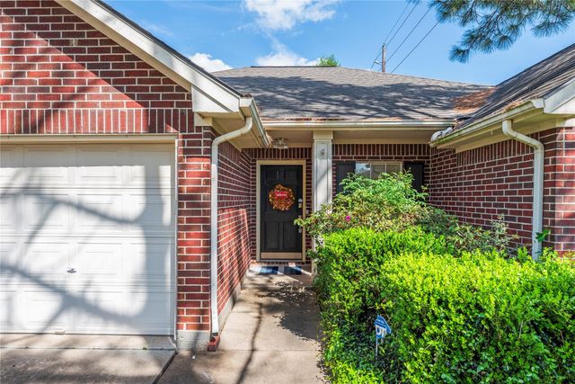 16423 Maple Downs Lane, Sugar Land, TX 77498