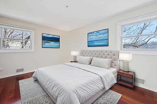 18213 Hermitage Way, Minnetonka, MN 55345