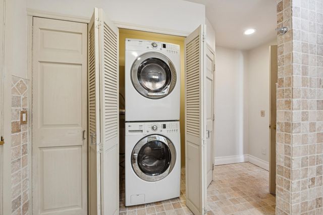 18213 Hermitage Way, Minnetonka, MN 55345