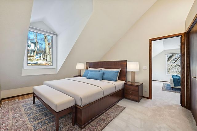 18213 Hermitage Way, Minnetonka, MN 55345