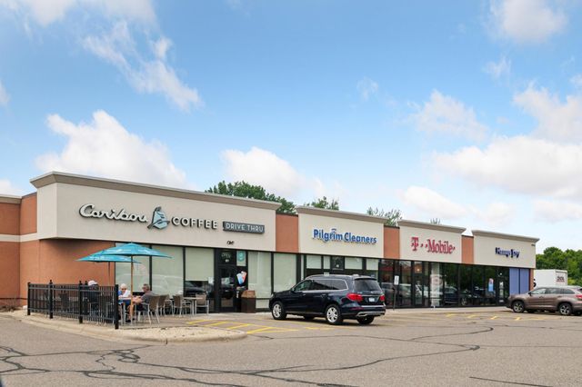 18213 Hermitage Way, Minnetonka, MN 55345