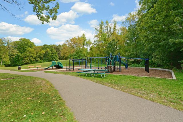 18213 Hermitage Way, Minnetonka, MN 55345