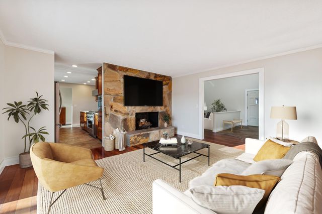 18213 Hermitage Way, Minnetonka, MN 55345