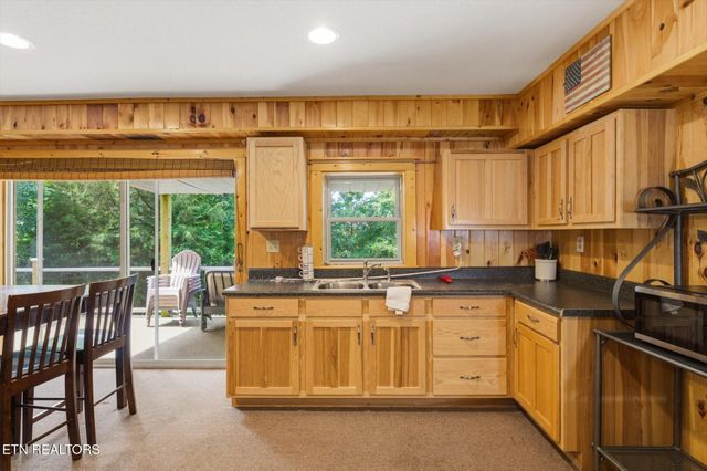 477 Perimeter Rd, Benton, TN 37307