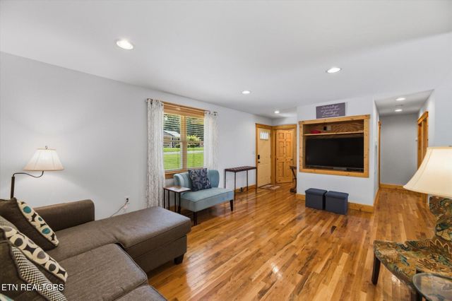 477 Perimeter Rd, Benton, TN 37307