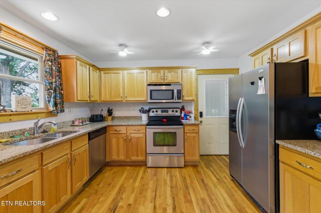 477 Perimeter Rd, Benton, TN 37307