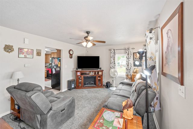 4989 SE 72nd Avenue, Carlisle, IA 50047