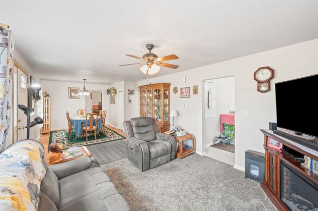 4989 SE 72nd Avenue, Carlisle, IA 50047