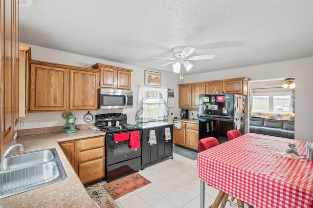 4989 SE 72nd Avenue, Carlisle, IA 50047
