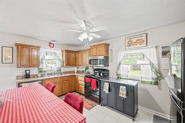4989 SE 72nd Avenue, Carlisle, IA 50047