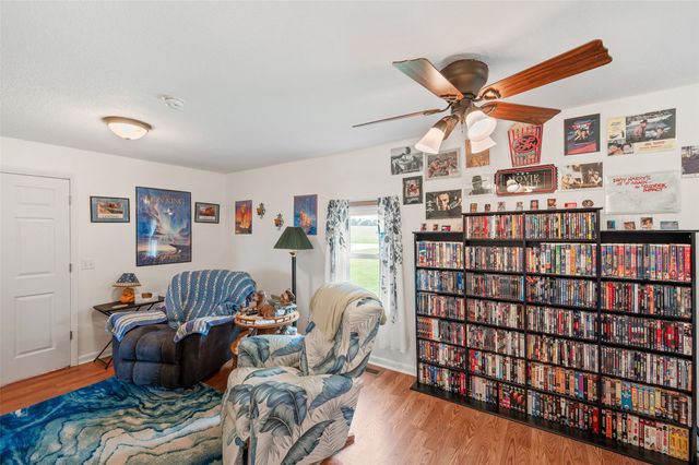 4989 SE 72nd Avenue, Carlisle, IA 50047