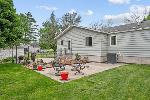 4989 SE 72nd Avenue, Carlisle, IA 50047