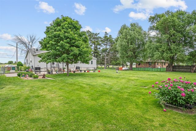 4989 SE 72nd Avenue, Carlisle, IA 50047