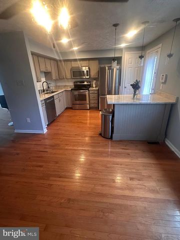 5936 SPRUCE RUN CT, Centreville, VA 20121