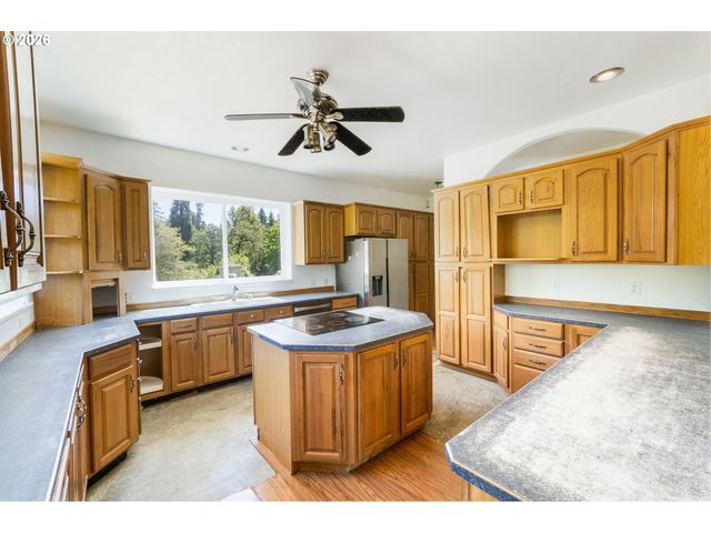 2755 E 38TH Ave, Eugene, OR 97405