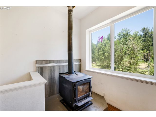 2755 E 38TH Ave, Eugene, OR 97405