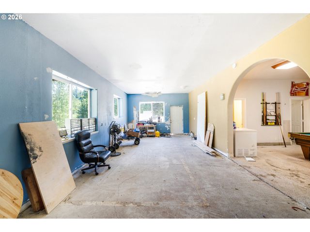 2755 E 38TH Ave, Eugene, OR 97405