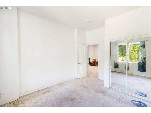2755 E 38TH Ave, Eugene, OR 97405