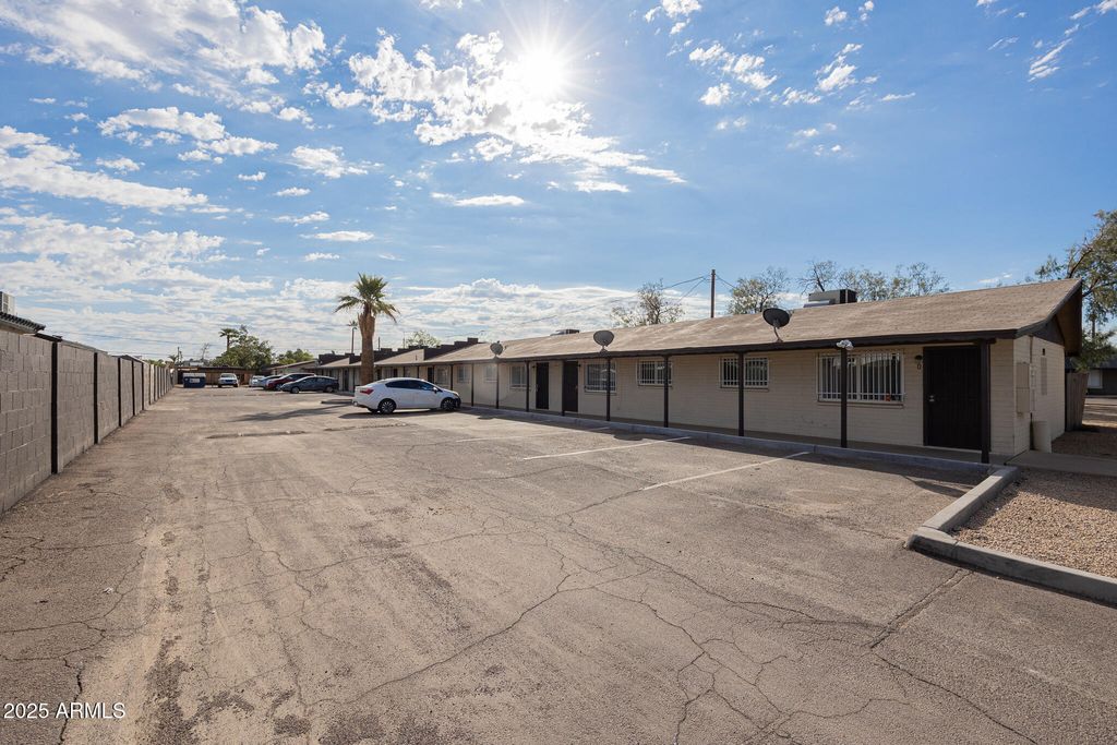 1915 N 26TH Place 2, Phoenix, AZ 85008