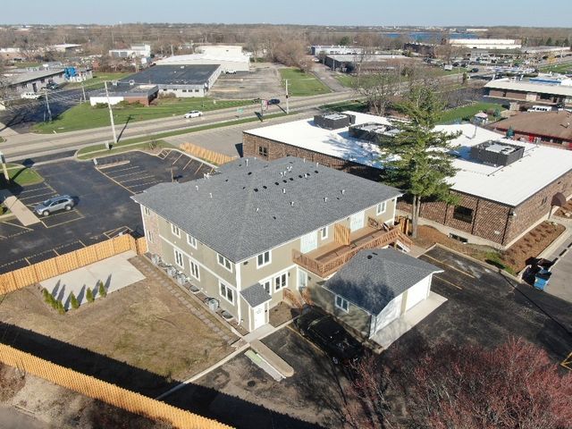 5 S Virginia Road 8, Crystal Lake, IL 60014