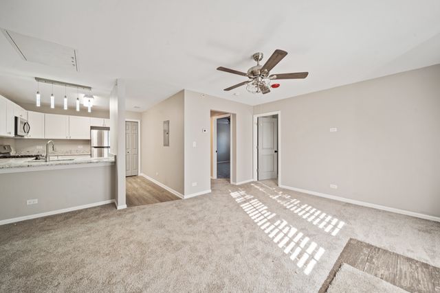 5 S Virginia Road 8, Crystal Lake, IL 60014