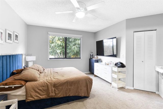 2836 W River Run Cir W, Miramar, FL 33025