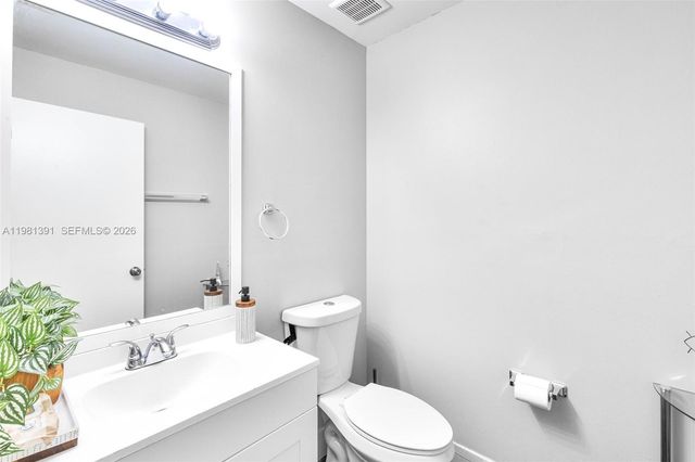 2836 W River Run Cir W, Miramar, FL 33025