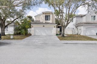 2836 W River Run Cir W, Miramar, FL 33025