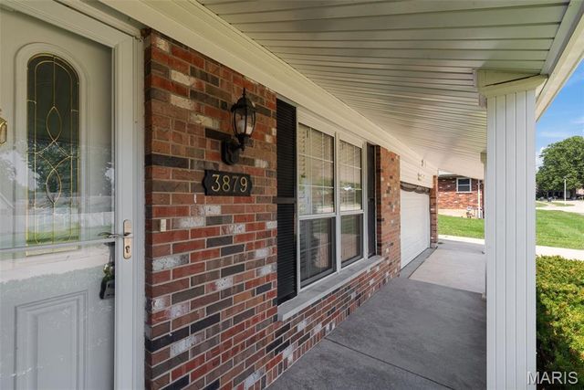 3879 Hirondelle Lane, Florissant, MO 63034