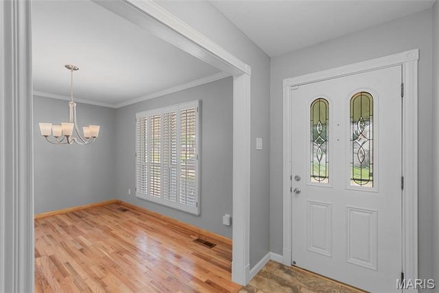 3879 Hirondelle Lane, Florissant, MO 63034