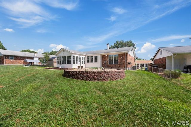 3879 Hirondelle Lane, Florissant, MO 63034